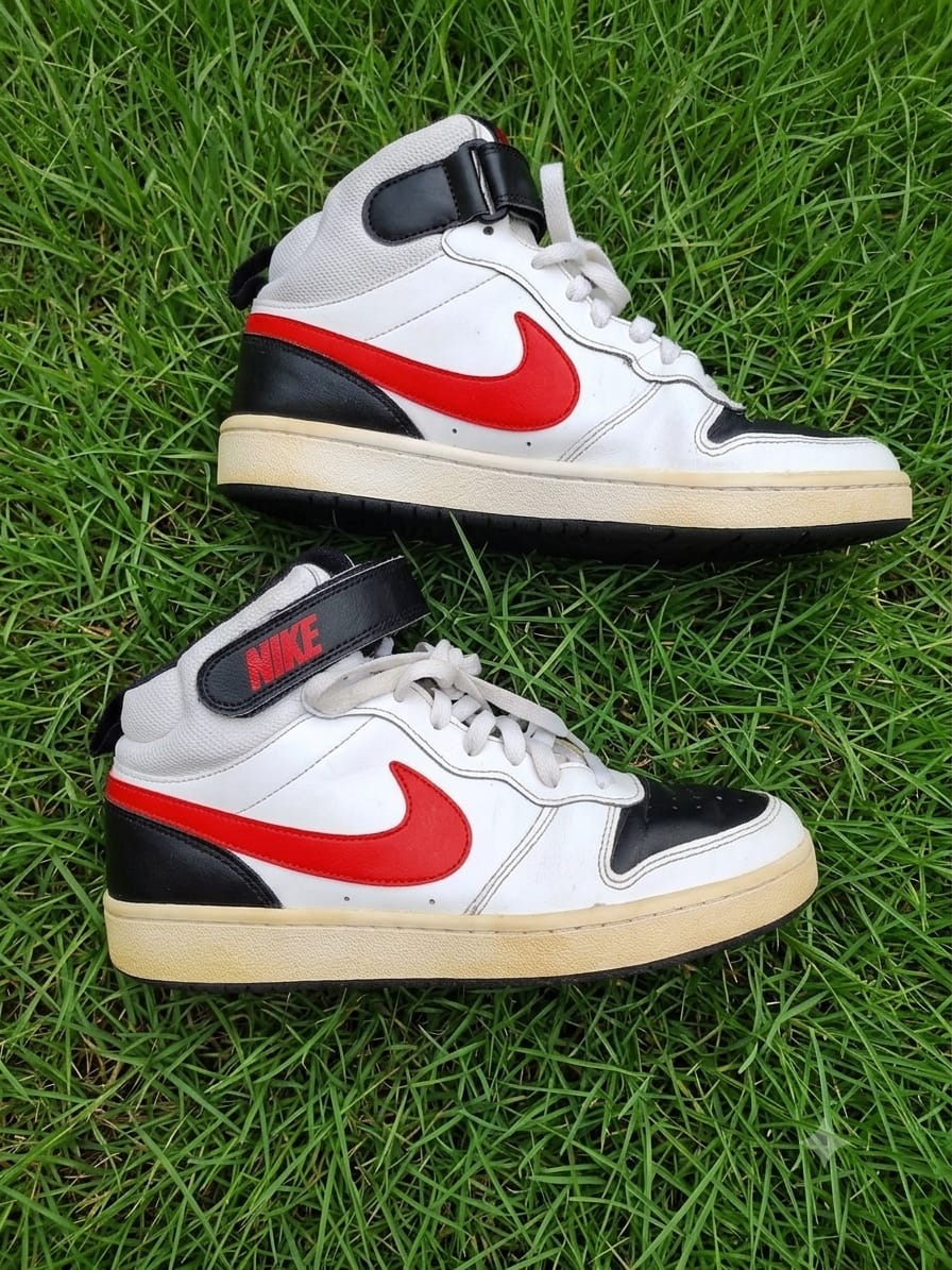 Court Borough Mid 2 - White Black University Red - High Top - Original