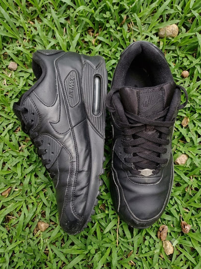 Nike Air Max 90 Triple Black - Leather - EUR 42.5 / US 9 / UK 8 - Pre-Loved