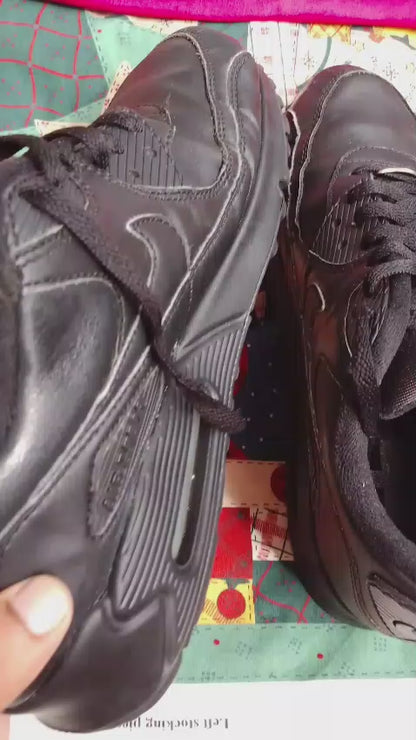 Nike Air Max 90 Triple Black - Leather - EUR 42.5 / US 9 / UK 8 - Pre-Loved